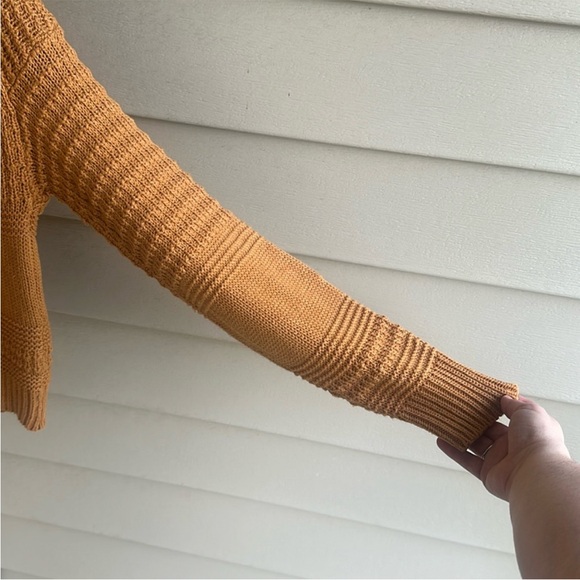 Universal Thread Mustard Yellow Long Sleeve Crew Neck Sweater Women's, Size XS - Picture 6 of 10